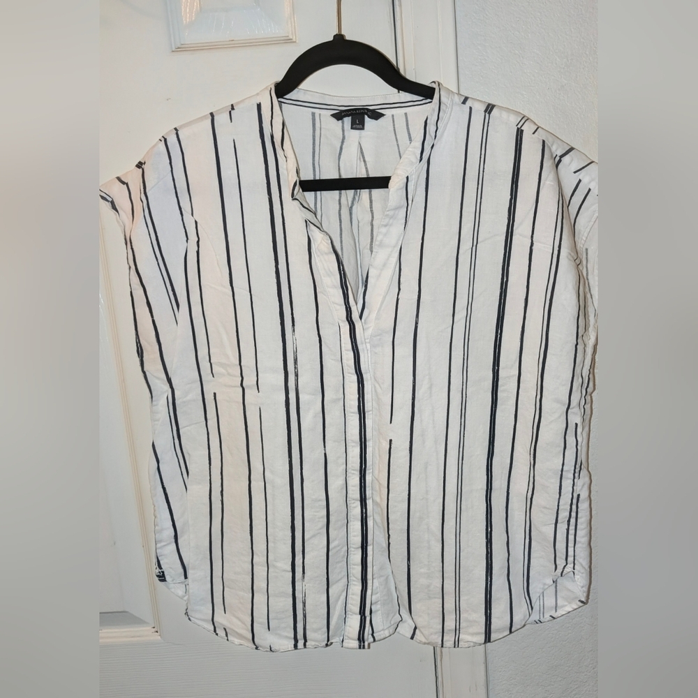 Banana Republic Sleeveless White/Black Stripe Button Down Shirt